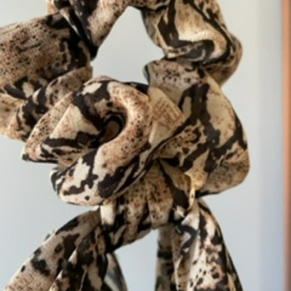 NWOT WHBM Python Scrunchie - Picture 2 of 4